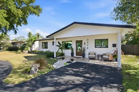 3958 NW 19th Avenue Oakland Park FL 33309
