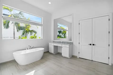 9281 Coral Isles Circle Palm Beach Gardens FL 33412