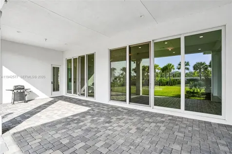 9281 Coral Isles Circle Palm Beach Gardens FL 33412