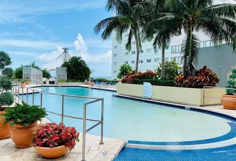 253 NE 2nd Street Miami FL 33132