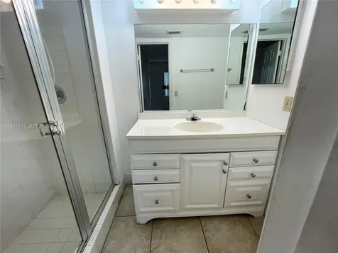 426 NE 210th Cir Terrace Miami FL 33179