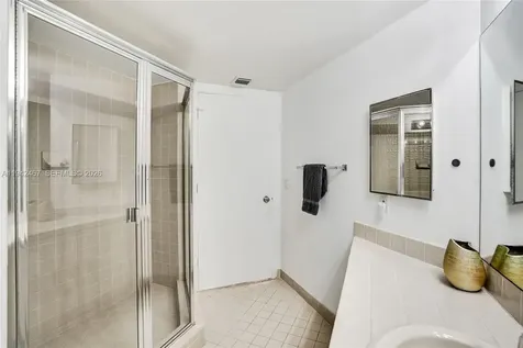 1000 E Island Boulevard Aventura FL 33160