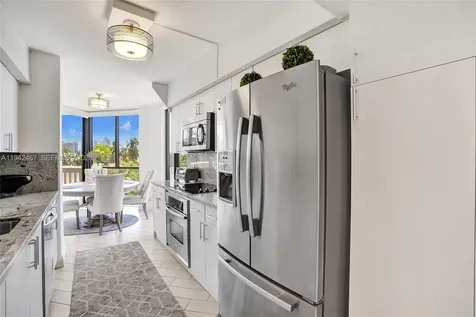 1000 E Island Boulevard Aventura FL 33160