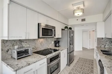 1000 E Island Boulevard Aventura FL 33160