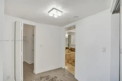 1000 E Island Boulevard Aventura FL 33160