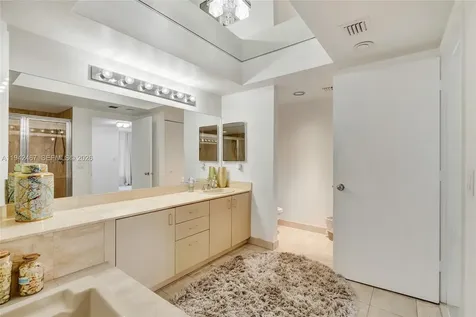 1000 E Island Boulevard Aventura FL 33160