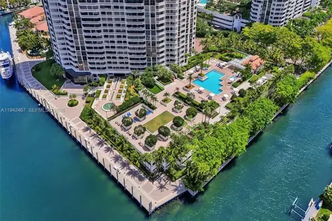 1000 E Island Boulevard Aventura FL 33160