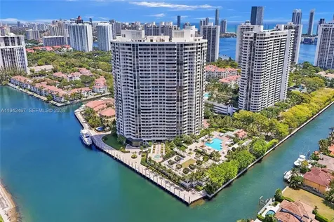 1000 E Island Boulevard Aventura FL 33160
