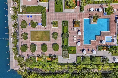 1000 E Island Boulevard Aventura FL 33160