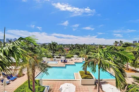 1000 E Island Boulevard Aventura FL 33160