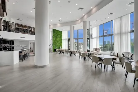 1000 E Island Boulevard Aventura FL 33160