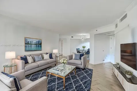 1000 E Island Boulevard Aventura FL 33160