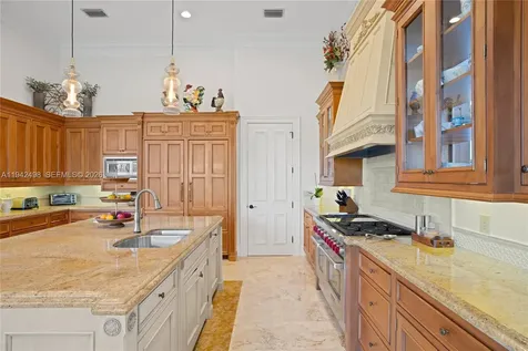 833 Harbour Isle Place North Palm Beach FL 33410