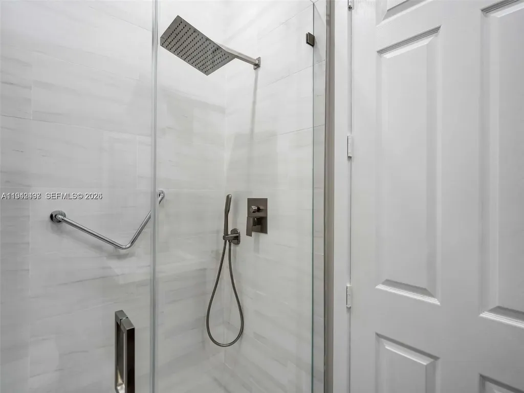 963 S Harbor View S Hollywood FL 33019