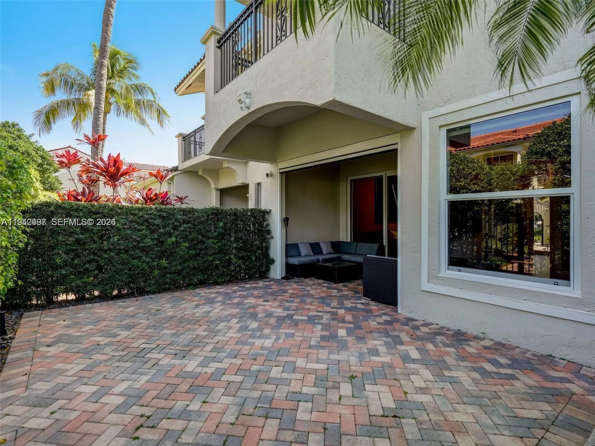 963 S Harbor View S Hollywood FL 33019