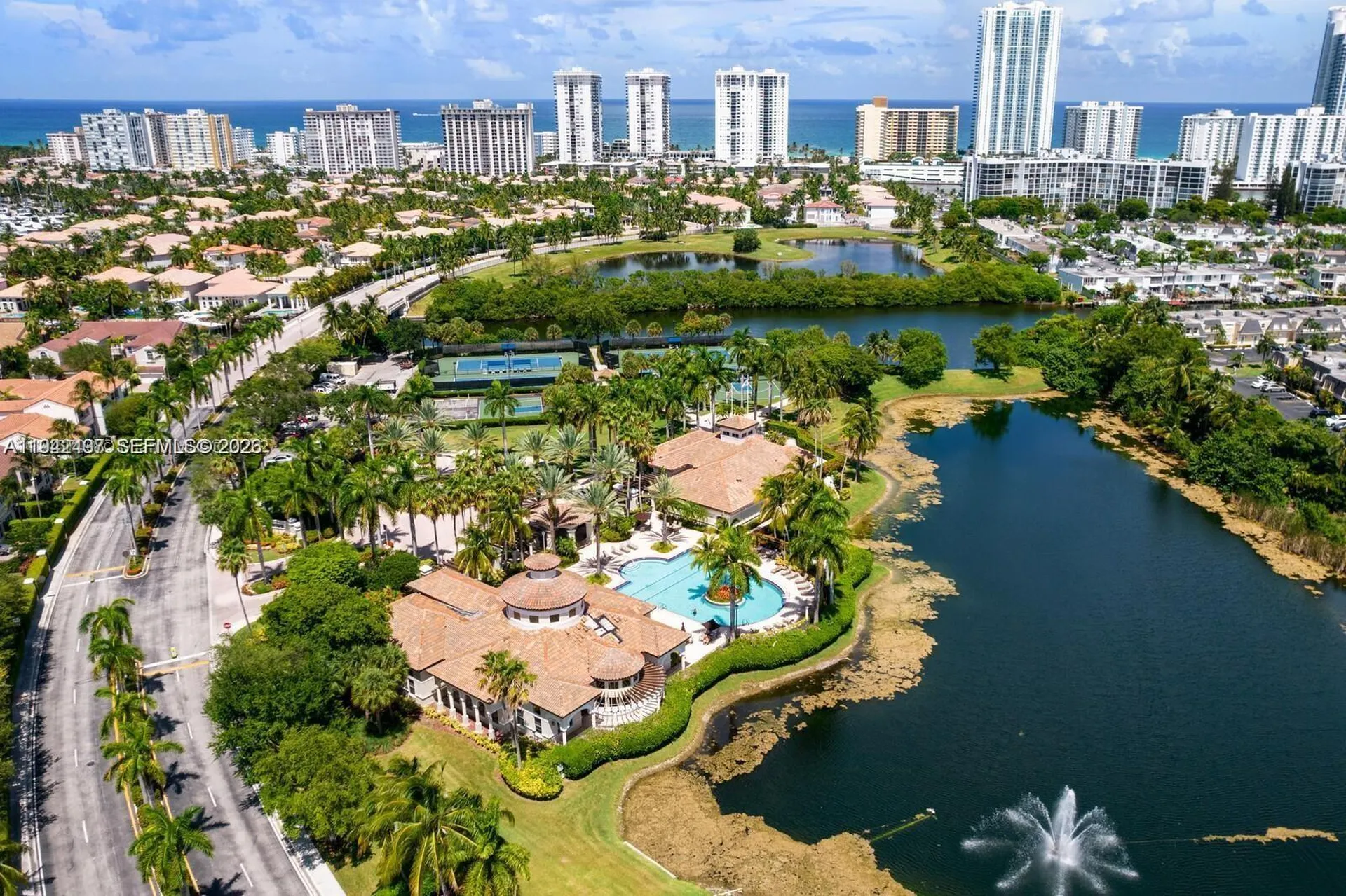 963 S Harbor View S Hollywood FL 33019