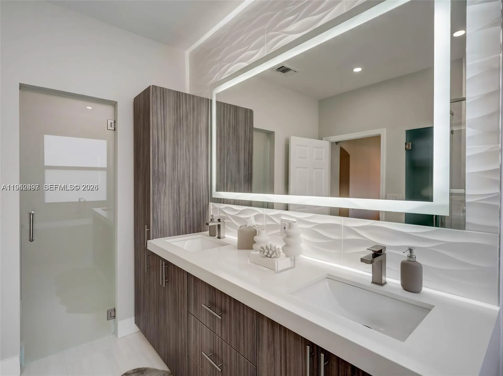 963 S Harbor View S Hollywood FL 33019