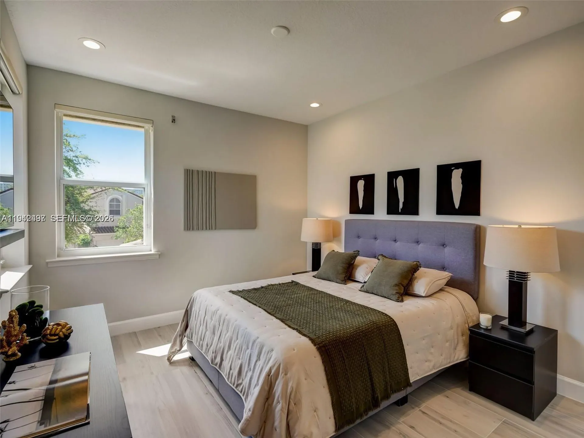 963 S Harbor View S Hollywood FL 33019
