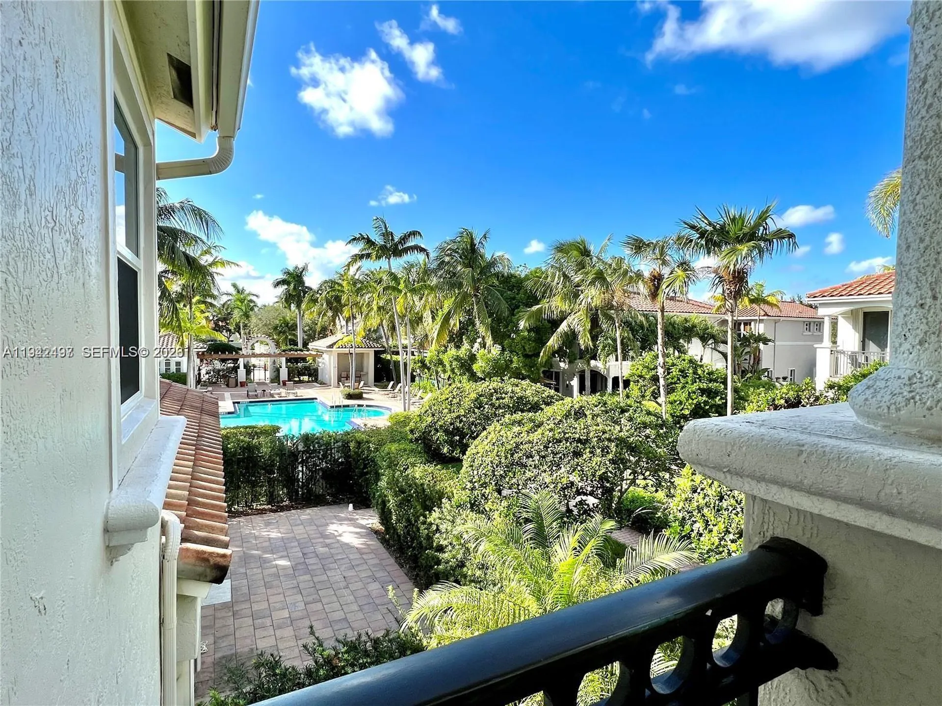963 S Harbor View S Hollywood FL 33019