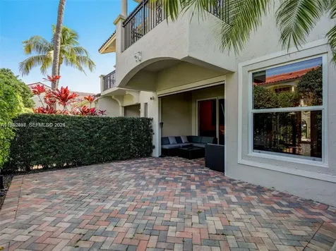 963 S Harbor View S Hollywood FL 33019
