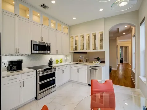 963 S Harbor View S Hollywood FL 33019