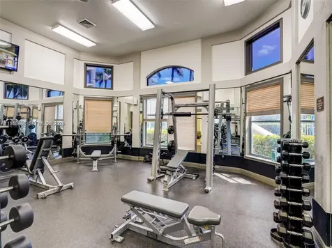 963 S Harbor View S Hollywood FL 33019