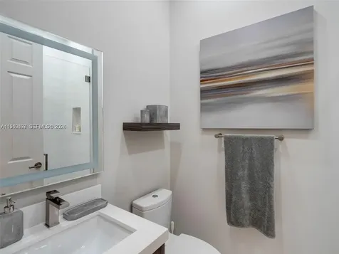 963 S Harbor View S Hollywood FL 33019