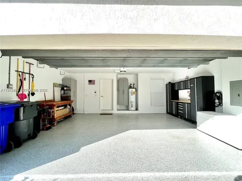 963 S Harbor View S Hollywood FL 33019