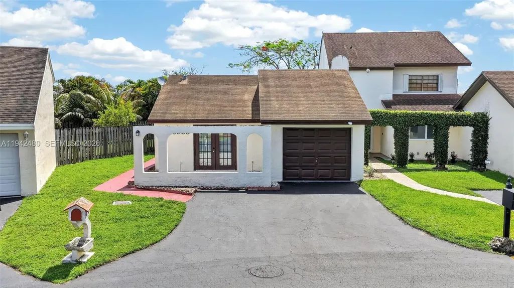 6905 SW 104th Court Miami FL 33173