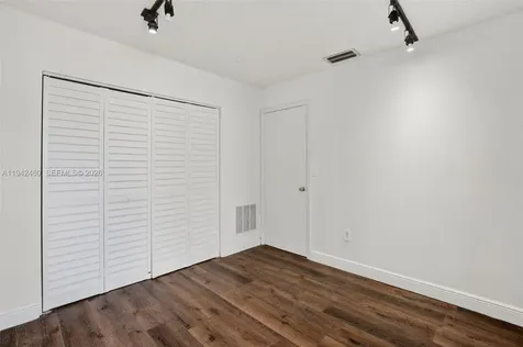 6905 SW 104th Court Miami FL 33173