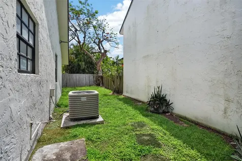 6905 SW 104th Court Miami FL 33173