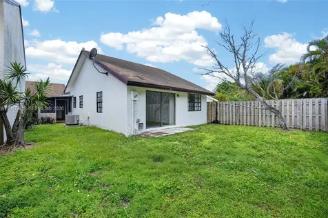 6905 SW 104th Court Miami FL 33173