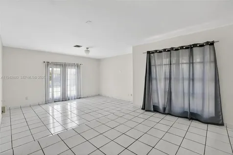 6905 SW 104th Court Miami FL 33173