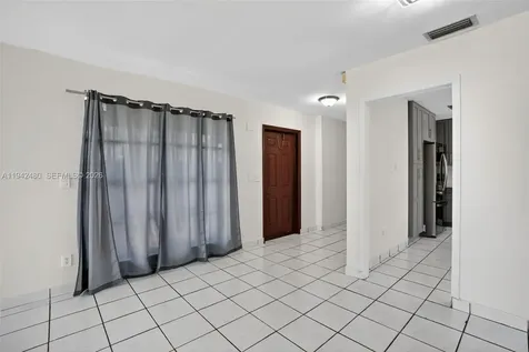 6905 SW 104th Court Miami FL 33173