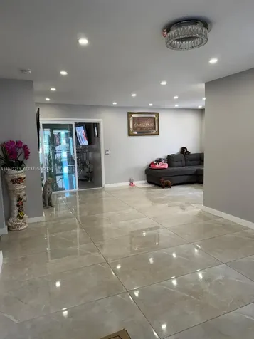 2118 NW 86th Street Miami FL 33147