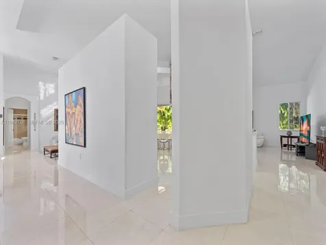 8945 SW 162nd Terrace Palmetto Bay FL 33157