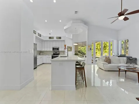 8945 SW 162nd Terrace Palmetto Bay FL 33157