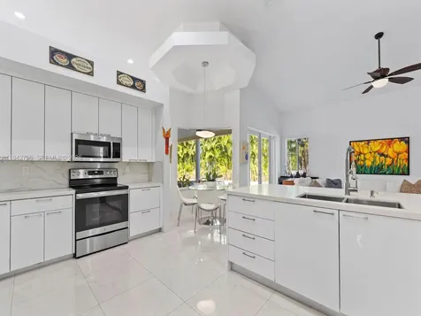 8945 SW 162nd Terrace Palmetto Bay FL 33157