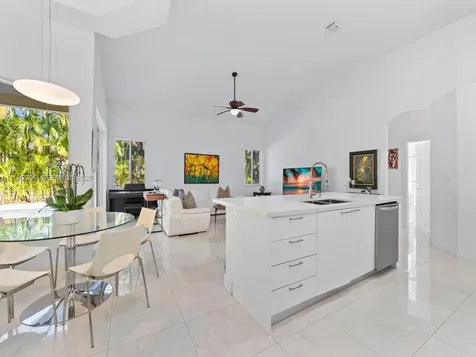 8945 SW 162nd Terrace Palmetto Bay FL 33157