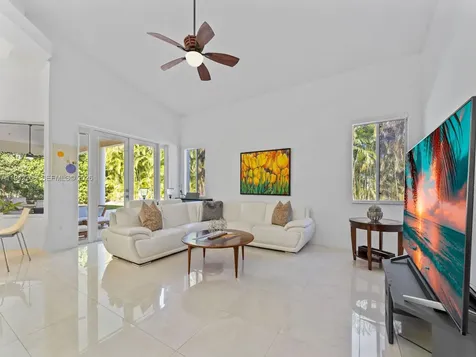 8945 SW 162nd Terrace Palmetto Bay FL 33157