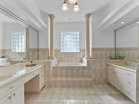 8945 SW 162nd Terrace Palmetto Bay FL 33157