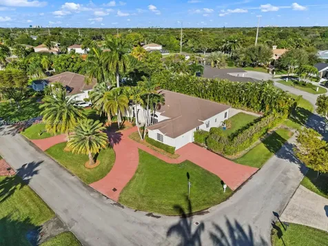 8945 SW 162nd Terrace Palmetto Bay FL 33157