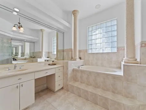 8945 SW 162nd Terrace Palmetto Bay FL 33157