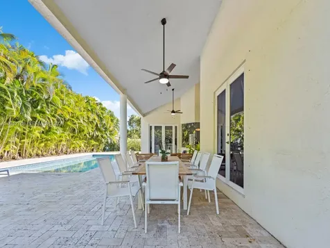 8945 SW 162nd Terrace Palmetto Bay FL 33157