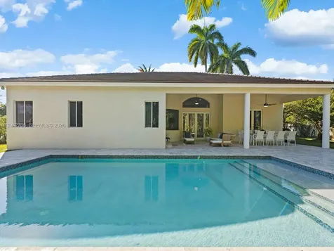 8945 SW 162nd Terrace Palmetto Bay FL 33157