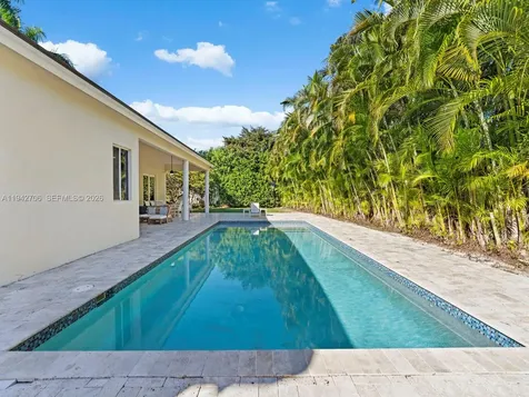 8945 SW 162nd Terrace Palmetto Bay FL 33157