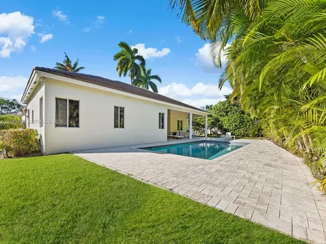 8945 SW 162nd Terrace Palmetto Bay FL 33157