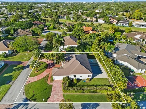 8945 SW 162nd Terrace Palmetto Bay FL 33157