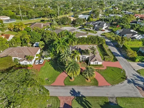 8945 SW 162nd Terrace Palmetto Bay FL 33157