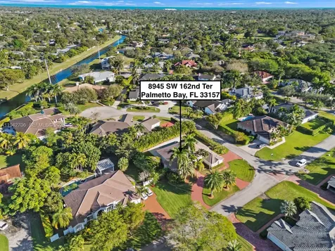 8945 SW 162nd Terrace Palmetto Bay FL 33157